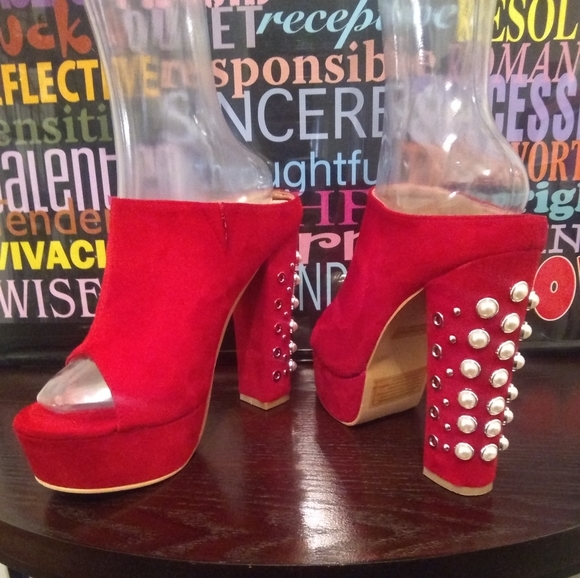 Red Power Platforms - Picture 2 of 4